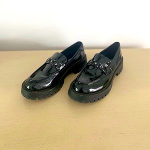 Women’s buckle lug sole loafer size 8.5